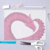 Roze hartdraak op wit tissuepapier (Craft)