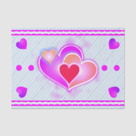 Roze harten en strips tissuepapier