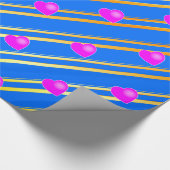 Roze harten op blauwe achtergrond Gold Stripes Cadeaupapier (Hoek)