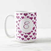 Roze Harten Patroon Elegant Monogram Custom Koffiemok (Links)