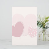 Roze hartenpapiersticker briefpapier (Staand voorkant)
