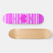 Roze hartje op het striptekenbord persoonlijk skateboard (Horizontaal)