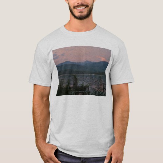 Roze hemat bij het Priest Lake T-shirt (Voorkant)