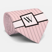 Roze heren stropdas met zwarte strepen (Opgerold)