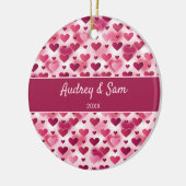 Roze het patroon van het hart met de Tekst van de  Keramisch Ornament (Links)