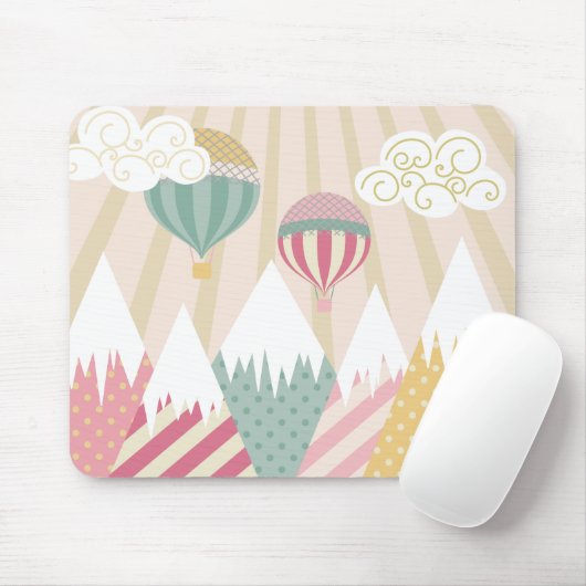 Roze hete luchtballon en bergscène muismat (Met muis)