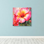 roze Hibiscus Stretched Canvas Print (Insitu (Houten vloer))