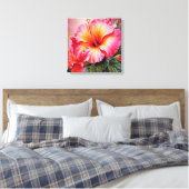 roze Hibiscus Stretched Canvas Print (Insitu (Slaapkamer))