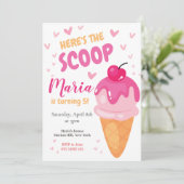 Roze Hier is de scoop Meisje Verjaardag Uitnodigin Kaart (Staand voorkant)