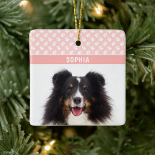 Roze Hondenfoto Met Witte Pootafdrukken & Naam Keramisch Ornament