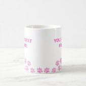 Roze Hondenpootafdrukken Met Aangepaste Tekst Koffiemok (Center)