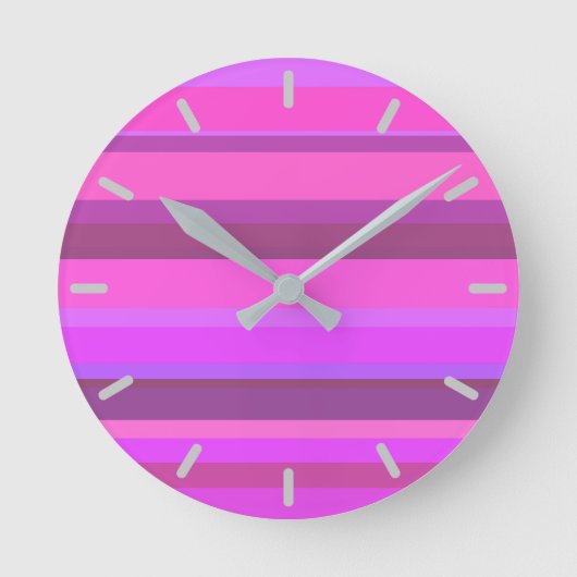 Roze horizontale strepen ronde klok (Voorkant)