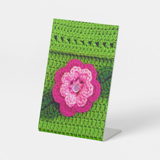 Roze Hues Bloed Green Leaf Designer Crochet Print Reclamebord Met Voetstuk (Voorkant)