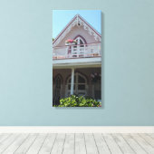 Roze huis in Martha's wijntuin Canvas Afdruk (Insitu (Houten vloer))