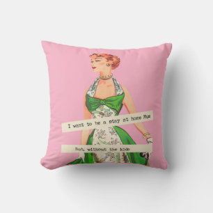 Roze,  huisvrouw en quote kussen