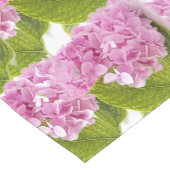 Roze Hydrangea Bloemen op Wit Korte Tafelloper (Hoek)