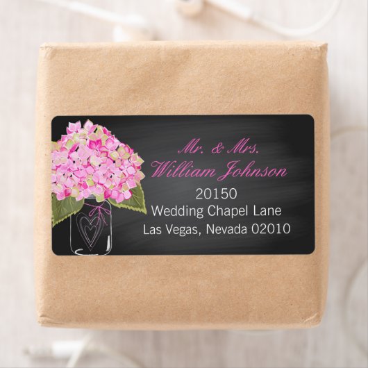 Roze Hydrangea Jar Chalkboard Bruiloft Label (Insitu)