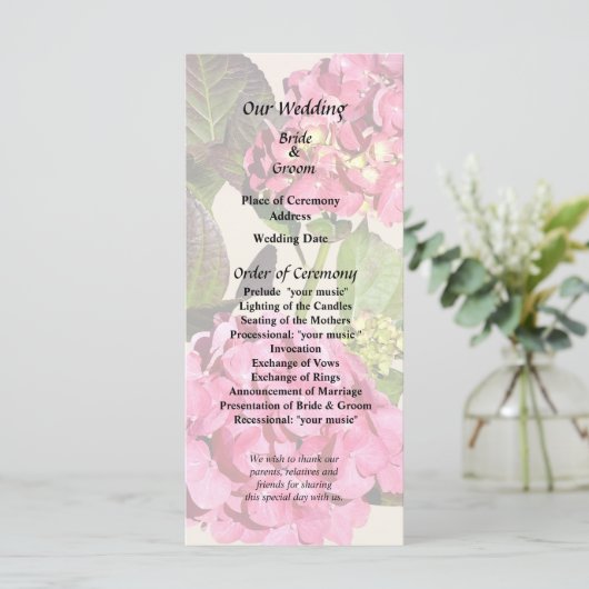 Roze hydrangea met lederweddenschap programmakaart (Staand voorkant)