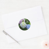 Roze hydrangeas, blauwe hydrangeas, groene hydrang ronde sticker (Envelop)