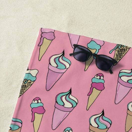 Roze Ice Cream Cone Patroon Strandlaken (In situ)