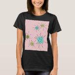 Roze Iconische atoomStarbursts T-Shirt<br><div class="desc">Deze roze Iconische atoomStarbursts T-Shirt patroon kenmerkt iconische atomaire starbursts. Dat klopt! De oude school, First Lady Pink, met gouden gekleurde achtergrond, is de perfecte achtergrond voor de levendige turquoise, het verzachten van selderij en kitschy peren groene cirkels. De vlekken van kleur worden sporadisch geplaatst in diverse grootte met het...</div>
