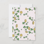 Roze Ierse Shamrocks en Lucky Coins Kinderverjaard Bedankkaart (Achterkant)