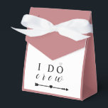 Roze ik doe bemanning vrijgezellenfeest bedankdoosjes<br><div class="desc">Zet de scène voor je 'I Do Crew' vrijgezellenfeest in met deze gepersonaliseerde feestartikelen die geweldige vrijgezellenfeestgunsten bieden!</div>