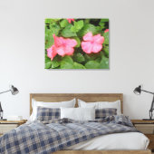 Roze Impatiens Flowers Canvas Afdrukken (Insitu (Slaapkamer))
