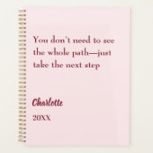Roze inspirerende doel citaat 2027 planner (Voorkant)
