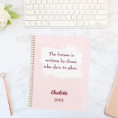 Roze inspirerende quote 2026 planner
