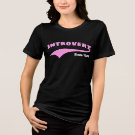 Roze Introvert Typografie Swoosh Custom Date Tri-Blend Shirt