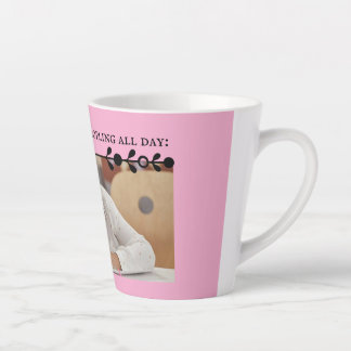 Roze introverte meme latte Mok