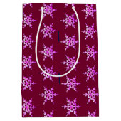 Roze ioniserende sneeuwvlok op de Bourgogne Medium Cadeauzakje (Voorkant)
