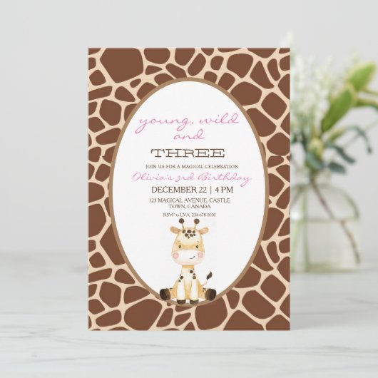 Roze Jong Wild en Drie Giraffe Verjaardagsfeestje Kaart (Staand voorkant)