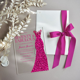 Roze jurk zeventig en fantastische 70e verjaardag acryl uitnodigingen