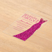 Roze jurk zeventig en fantastische 70e verjaardag acryl uitnodigingen (Laagn)