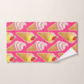 Roze Kawaii-patroon met aardbeienijs Handdoek (Handdoek)