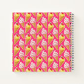 Roze Kawaii-patroon met aardbeienijs Notitieboek (Achterkant)