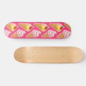 Roze Kawaii-patroon met aardbeienijs Persoonlijk Skateboard (Horizontaal)