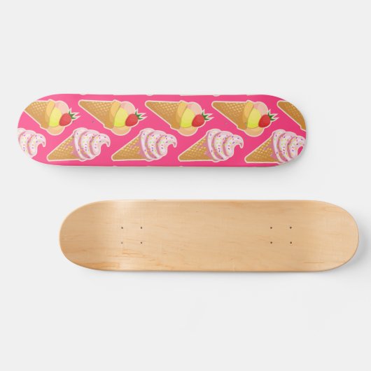 Roze Kawaii-patroon met aardbeienijs Persoonlijk Skateboard (Horizontaal)