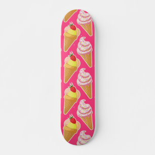 Roze Kawaii-patroon met aardbeienijs Persoonlijk Skateboard