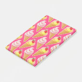 Roze Kawaii-patroon met aardbeienijs Post-it® Notes (Schuin)