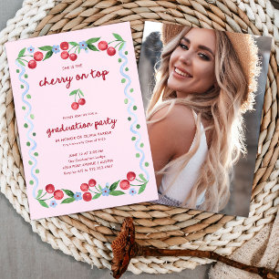 Roze kers op de top   Whimsical Afstudeerder Party Kaart
