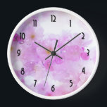 Roze Kersenbloesem Bloemen Foto<br><div class="desc">Een klok met een prachtige foto met roze kersenbloesems. Dromerig afbeelding met bokeh lichten en fonkelingen.</div>