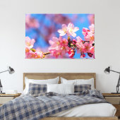 Roze kersenbloesems aan een boom in de lente canvas afdruk (Insitu (Slaapkamer))