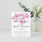 Roze kersenbloesems elegant kalligrafie script save the date (Staand voorkant)