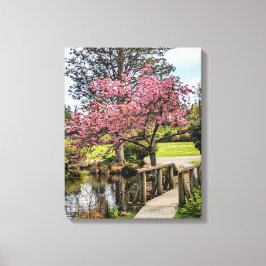 Roze Kersenbloesems en Houten Bruggetje Canvas Afdruk