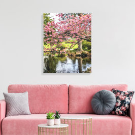 Roze Kersenbloesems en Vijver Fotografisch Canvas Afdruk