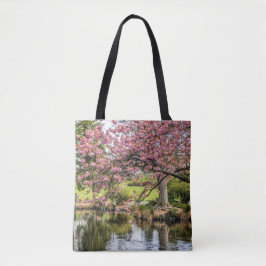 Roze Kersenbloesems en Vijver Fotografisch Tote Bag