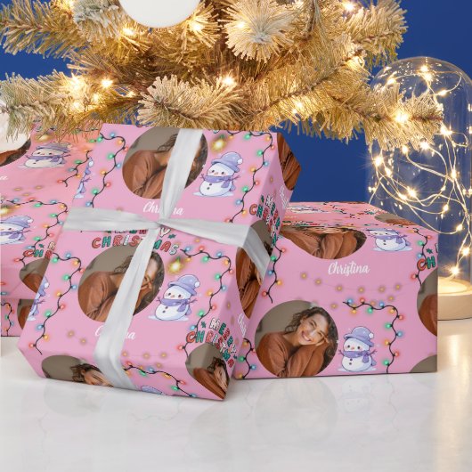 Roze Kerst een cirkel foto en naam sneeuwpop Cadeaupapier (Feestdagen)